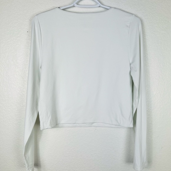 Aritzia Babaton contour long sleeve white crop top size XL - Picture 4 of 6